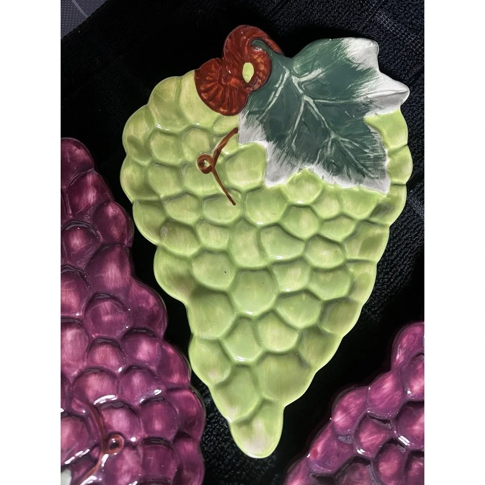 Set Of 4 Vintage style Grape Leaf Snack Plates B&W Boston Ceramic Wharehouse [W]